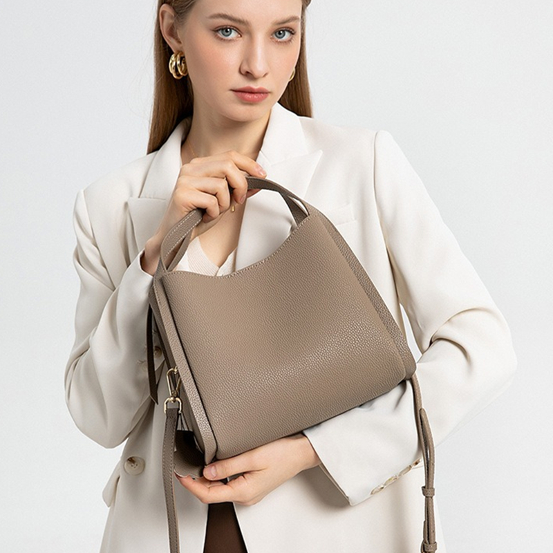 Structured Handbag Top Handle - BURMINSA Borsa a Secchiello in Vera