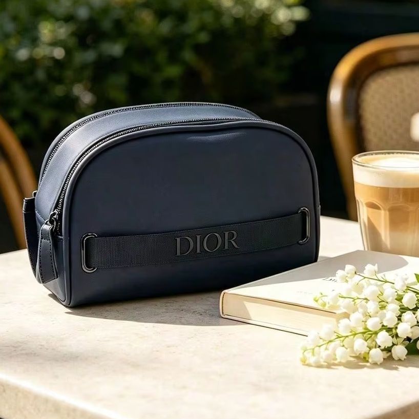 Borsa Cosmetica Dior Blu Navy  - Luxury Bags Dior recensione e prezzo