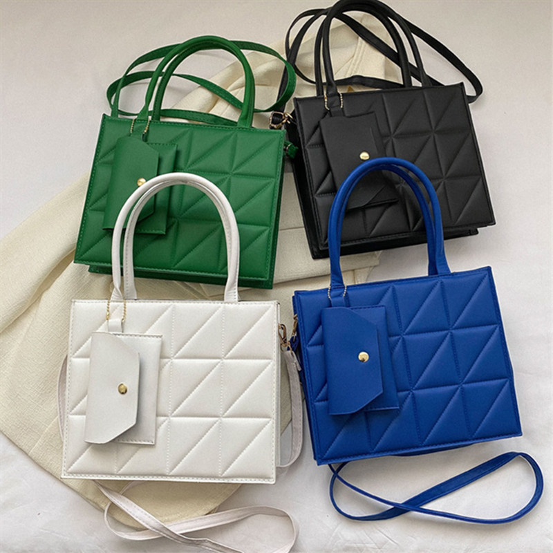 Elegante Borsa Trapuntata, Bor - Structured Handbag Top Handle recensione e prezzo