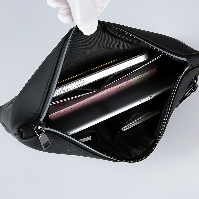 Borsa a Mano da Uomo in Morbid - Wristlet Wallet Zipper recensione e prezzo