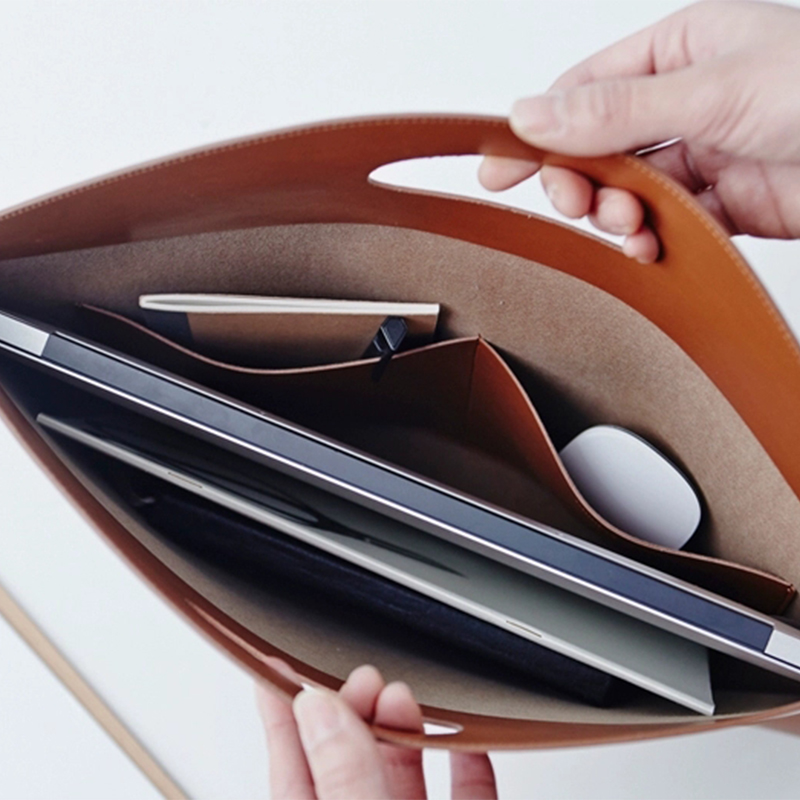 Borsa per laptop con iniziali  - Briefcase Leather Slim recensione e prezzo