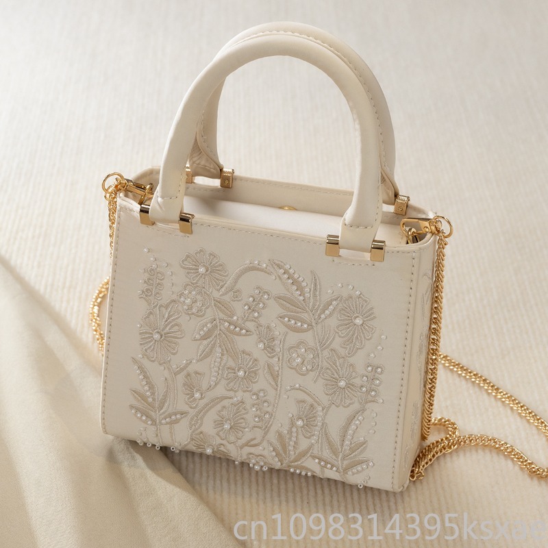 Borsa a Mano Ricamata con Perl - Structured Handbag Top Handle recensione e prezzo
