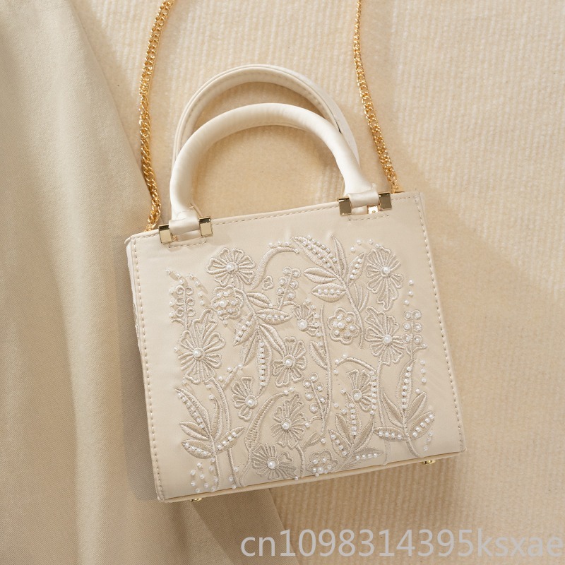Borsa a Mano Ricamata con Perl - Structured Handbag Top Handle recensione e prezzo