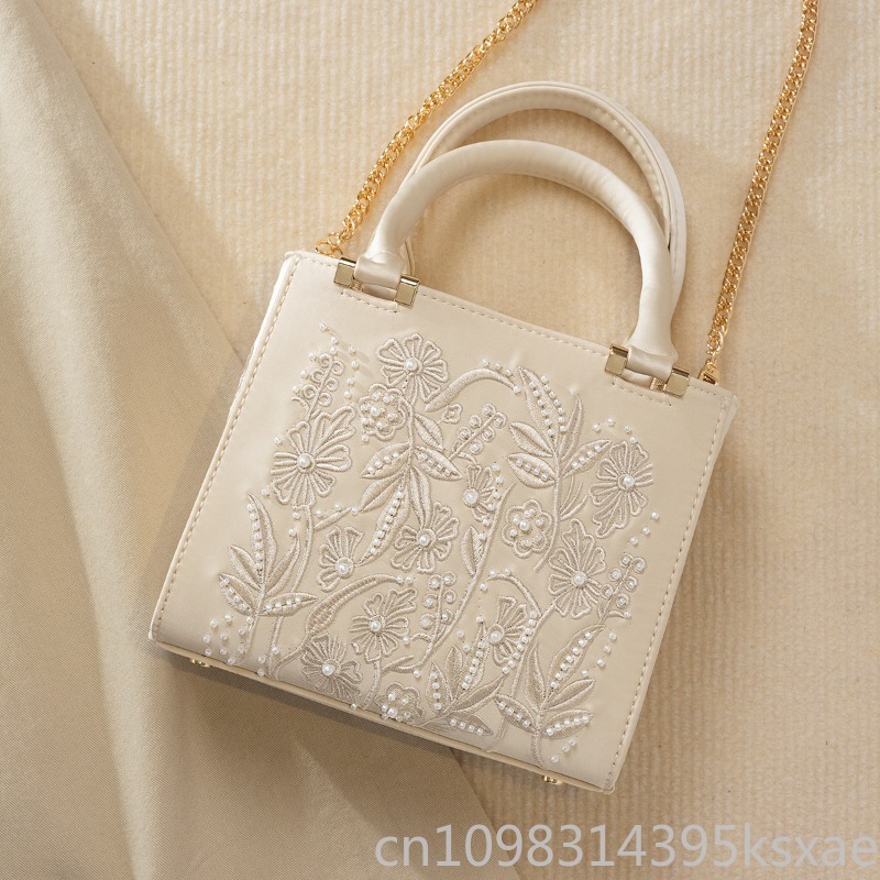 Borsa a Mano Ricamata con Perl - Structured Handbag Top Handle recensione e prezzo